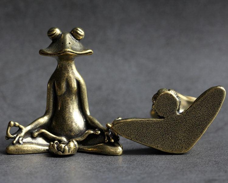 Objeto de Decoração Sapo Meditativo em Bronze - PrimorDecor